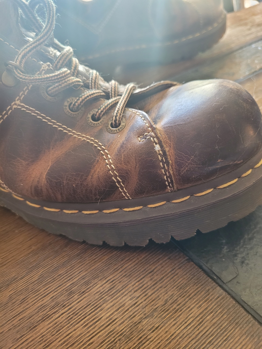 Mens Doc Martens 10940 Brown Leather Chunky Shoes - Picture 4 of 16